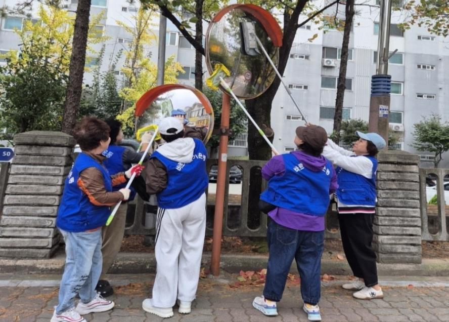 수원시 권선구 입북동 바르게살기운동위원회, 반사경 정비로 안전한 마을환경 조성